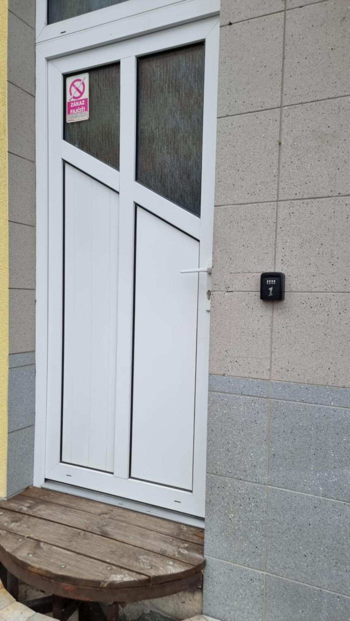 Apartman 1 Hradna 9 Nové Zámky Buitenkant foto